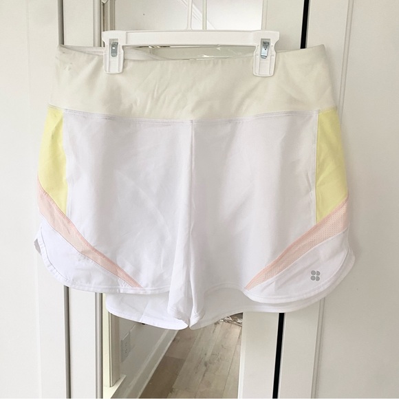 Sweaty Betty Track Speed Running Short Women's NWT Size Large - Picture 1 of 10